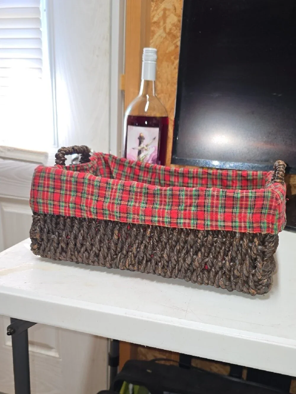 Vtg.Woven Seagrass Sturdy Storage Basket with Red Plaid Liner